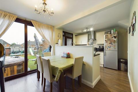 3 bedroom end of terrace house for sale, Robinswood Gardens, Gloucester, Gloucestershire, GL4