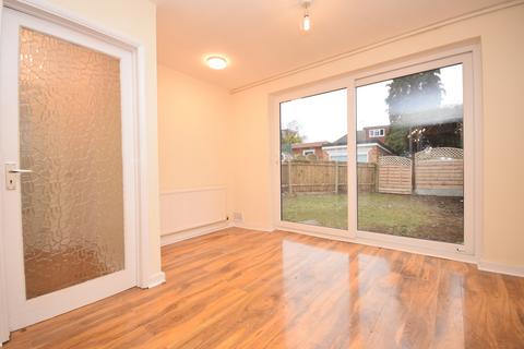 4 bedroom semi-detached house to rent, Maxwell Gardens Orpington BR6