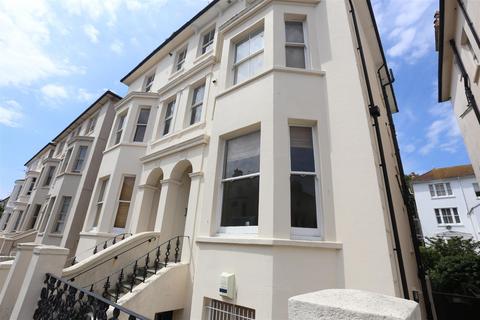 2 bedroom flat to rent, Hova Villas, Hove