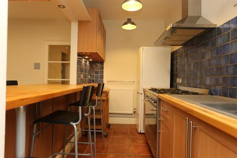 2 bedroom flat to rent, Hova Villas, Hove