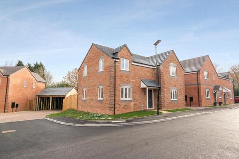 4 bedroom detached house for sale, Tilsdown Gardens, Dursley