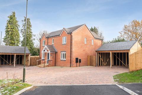 4 bedroom detached house for sale, Tilsdown Gardens, Dursley