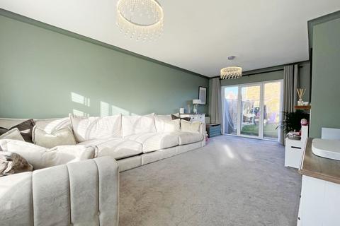 3 bedroom detached house for sale, Penclose Road, Fleckney, Leicester, Leicestershire, LE8 8TE