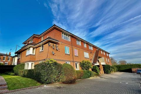 2 bedroom penthouse for sale, Guildford Road, Farnham