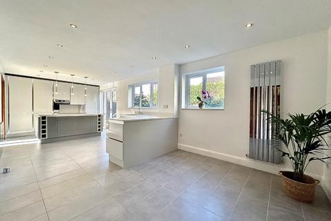 4 bedroom detached house for sale, Bakewell Close, West Hunsbury, Northampton NN4