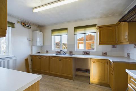 2 bedroom semi-detached bungalow for sale, 6 The Beeches, Driffield, YO25 5FN