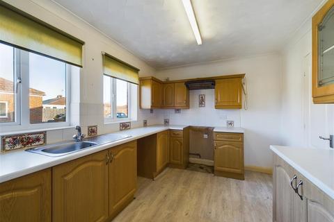 2 bedroom semi-detached bungalow for sale, 6 The Beeches, Driffield, YO25 5FN