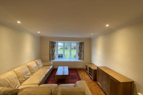 4 bedroom house to rent, 27 Englehurst Englefield Green Egham