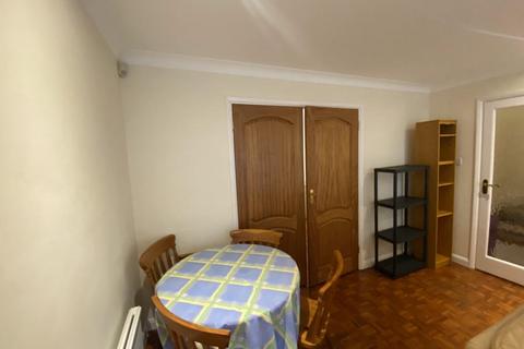 undefined, 27 Englehurst Englefield Green Egham
