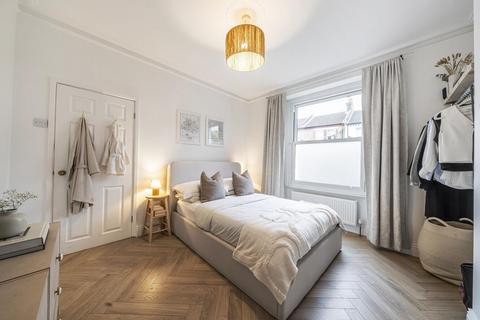 18 Wingford Road, London, SW2 4DS