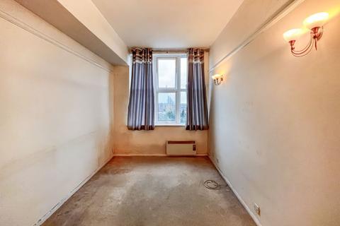 2 bedroom flat for sale, Flat 93 Stanford House, Princess Margaret Road, East Tilbury, Essex, RM18 8YR