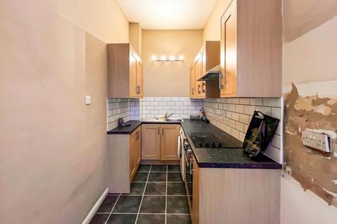 2 bedroom flat for sale, Flat 93 Stanford House, Princess Margaret Road, East Tilbury, Essex, RM18 8YR