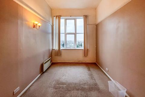 2 bedroom flat for sale, Flat 93 Stanford House, Princess Margaret Road, East Tilbury, Essex, RM18 8YR