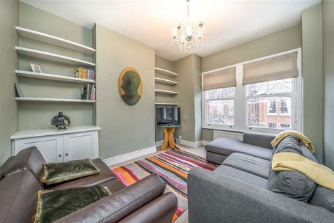 3 bedroom flat for sale, Shandon Road, London SW4