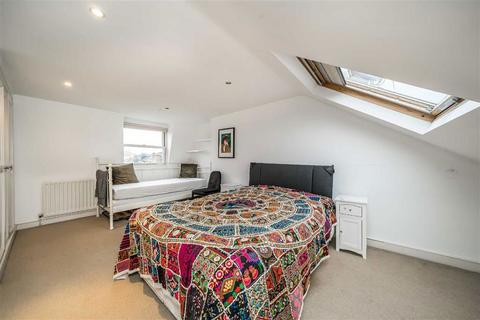 3 bedroom flat for sale, Shandon Road, London SW4