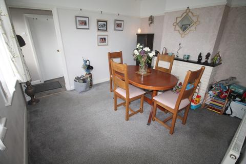 3 bedroom end of terrace house to rent, 28 Catherine Road, Romford