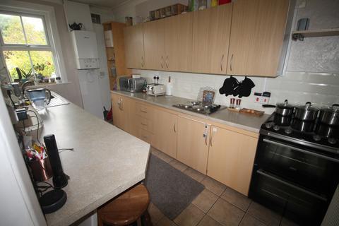 3 bedroom end of terrace house to rent, 28 Catherine Road, Romford