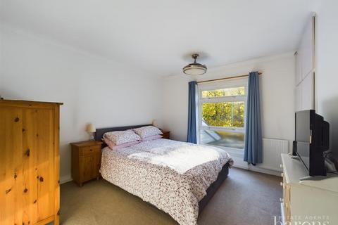 349 Abbey Road, Popley, Basingstoke, RG24 9EJ