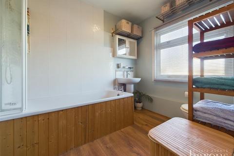 349 Abbey Road, Popley, Basingstoke, RG24 9EJ
