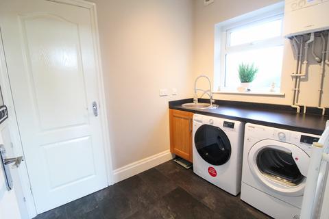 4 bedroom end of terrace house for sale, Quarry Road, Romiley