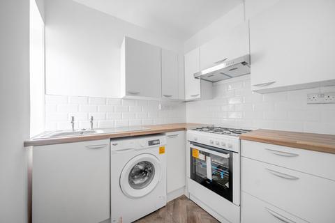 1 bedroom apartment for sale, Somertrees Avenue, London