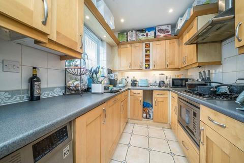 2 bedroom flat for sale, John Williams Close, Kingston Upon Thames KT2