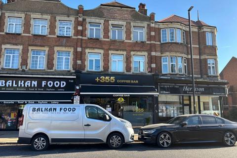 4 bedroom flat for sale, 738 Green Lanes, Winchmore Hill, London, N21 3RE