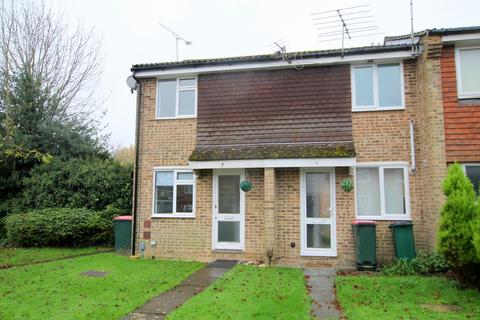 2 bedroom end of terrace house to rent, Holmcroft , Southgate, Crawley, West Sussex. RH10 6TN