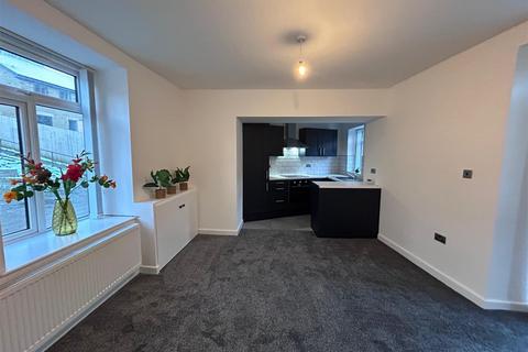 2 bedroom end of terrace house to rent, Shawclough Street, Rossendale