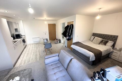 Studio to rent, Adelphi Street, Salford, M3