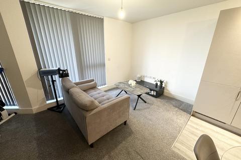 Studio to rent, Adelphi Street, Salford, M3