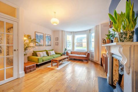 2 bedroom flat for sale, Pepys Road,  London, SE14