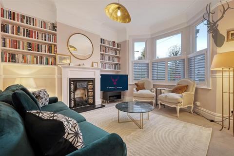 4 bedroom semi-detached house for sale, Gordon Avenue, London E4