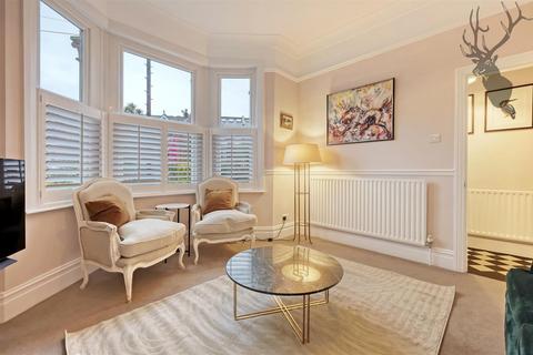 4 bedroom semi-detached house for sale, Gordon Avenue, London E4