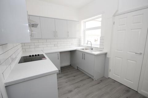 2 bedroom terraced house to rent, Boundary Road, St. Helens, WA10