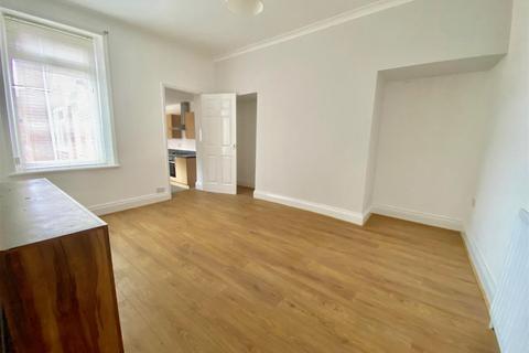 2 bedroom flat to rent, St. Albans Crescent, Gateshead