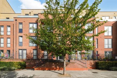 2 bedroom flat for sale, Earlswood Court, Lacey Drive, Edgware HA8