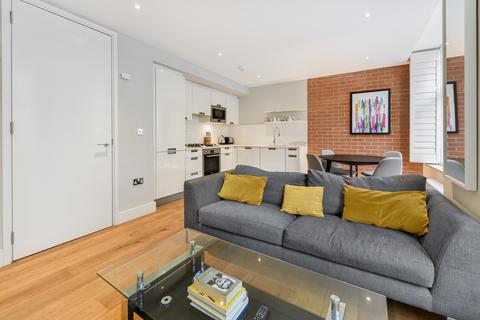 2 bedroom flat to rent, Long Acre, London, WC2E