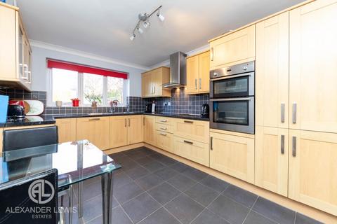 4 bedroom detached house for sale, Unwin Close, Letchworth Garden City, SG6 3RS.