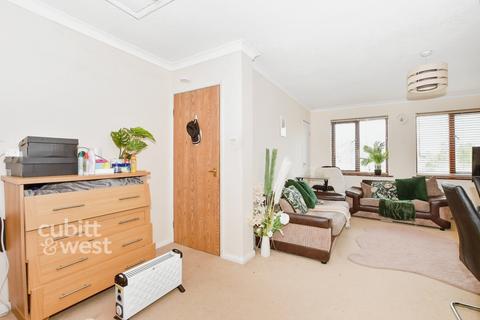 1 bedroom flat to rent, St Johns Crescent Broadbridge Heath RH12