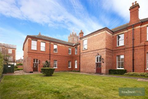 3 bedroom apartment to rent, Hampstead Avenue, Woodford Green IG8