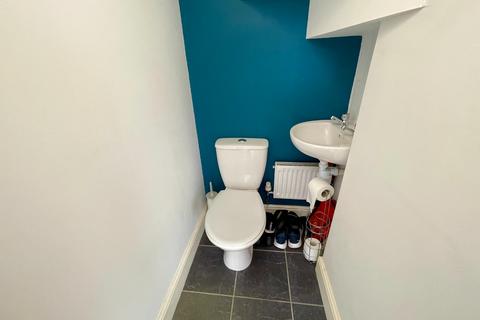 11a Cades Close, Luton, LU1 5QQ