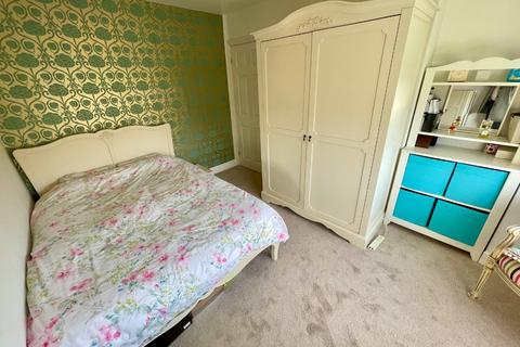 11a Cades Close, Luton, LU1 5QQ