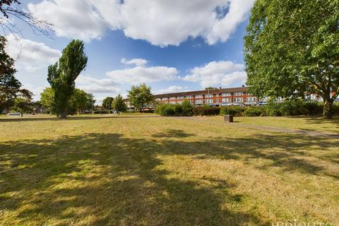 1 bedroom flat for sale, Cole Green Lane, Welwyn Garden City AL7