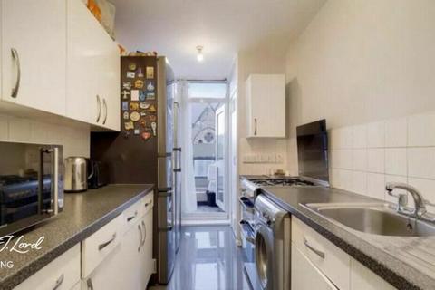 2 bedroom apartment to rent, Farthing Fields, E1W