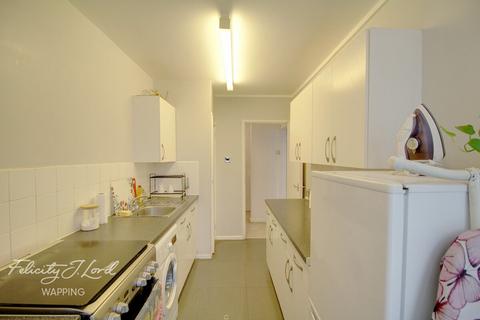 2 bedroom apartment to rent, Farthing Fields, E1W