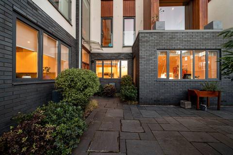 5 bedroom house for sale, Page Mews, Battersea, London, SW11