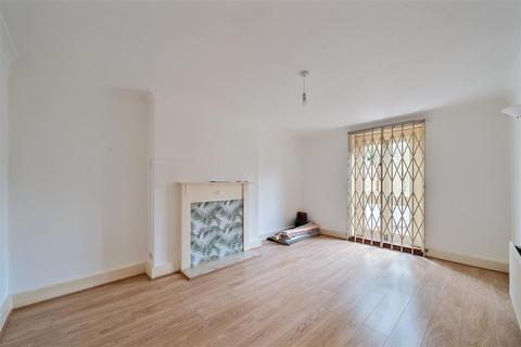 3 bedroom flat to rent, Wimbledon Park Road, SW18