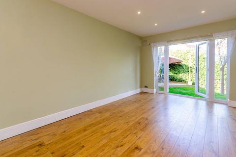 3 bedroom bungalow to rent, Bryanstone Close, Guildford, GU2, Guildford, GU2