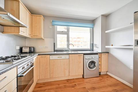 2 bedroom flat for sale, Cranes Park, Surbiton, KT5